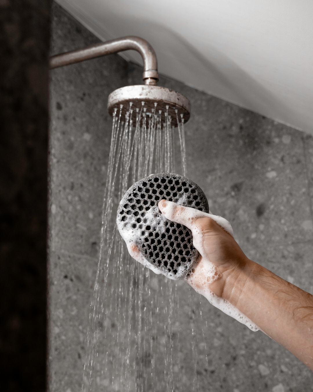 Konjac Shower Scrubber – Charcoal